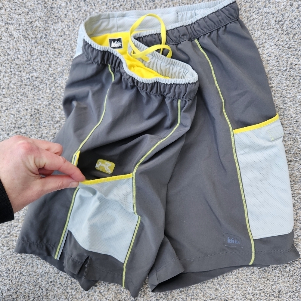 REI Mens Climbing Biking Shorts Gray Black Hip Pockets Outdoor Athletic Medium - Picture 8 of 11